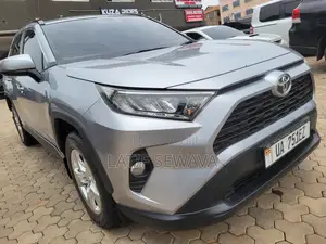 Toyota RAV4 Limited FWD 2020 Silver