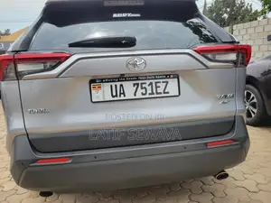Toyota RAV4 Limited FWD 2020 Silver