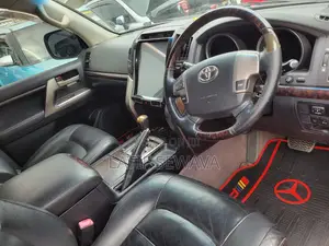 Toyota Land Cruiser 4.6 V8 ZX 2012 Maroon