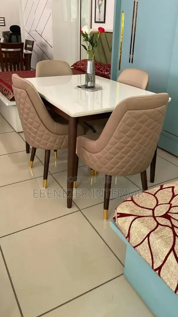 Mini Dining Dressed