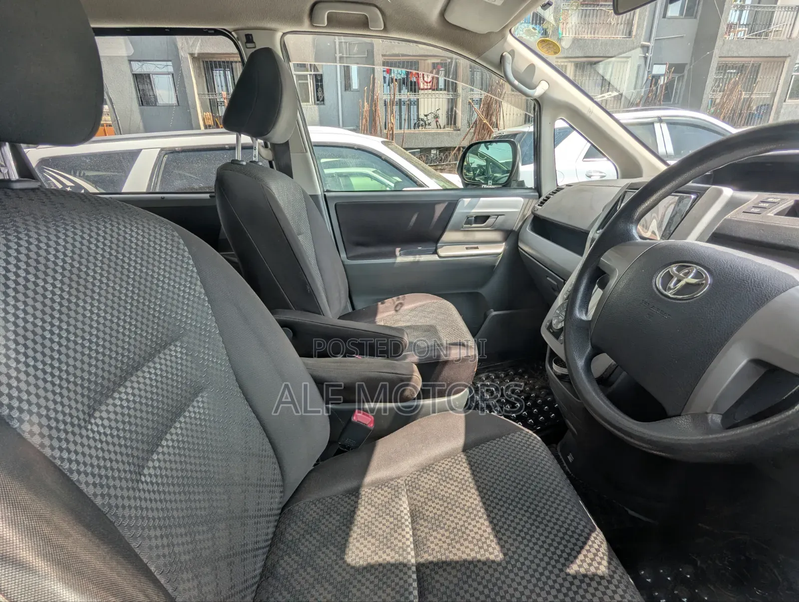 Toyota Noah 2008 Gray