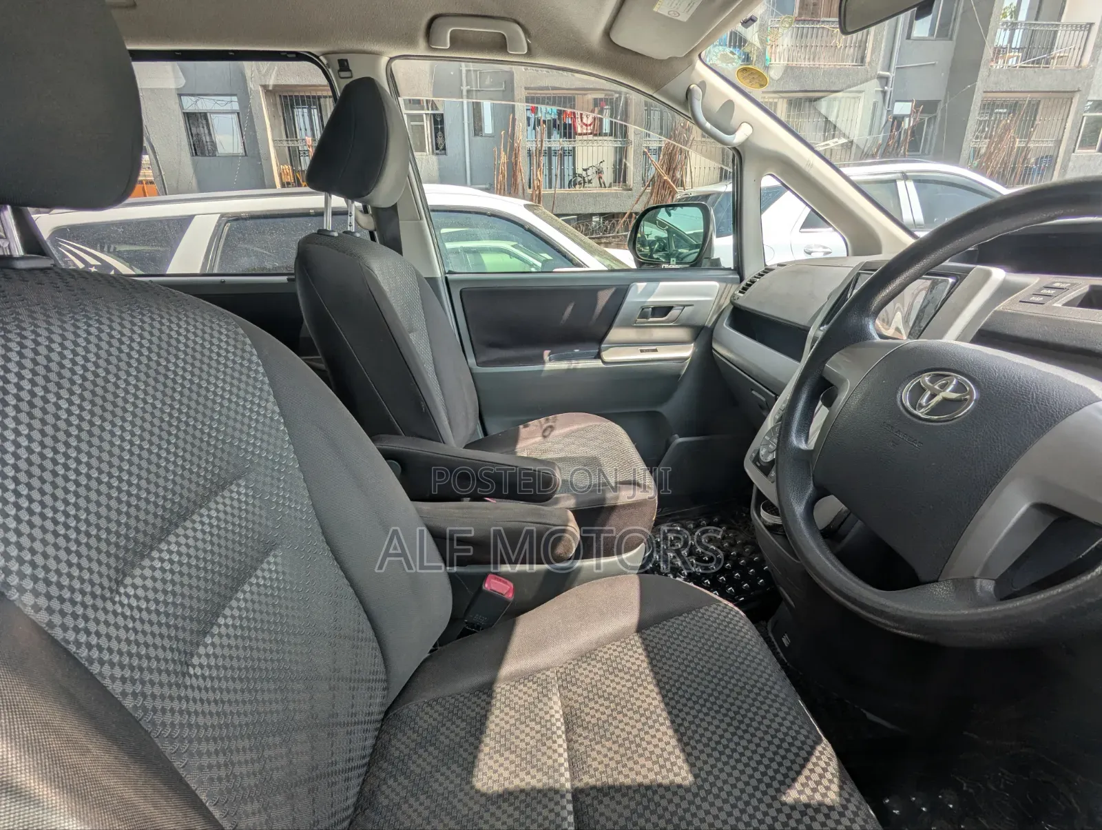 Toyota Noah 2008 Gray
