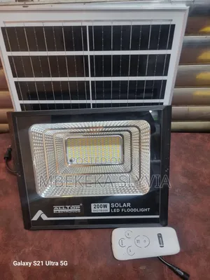 Solar Flood Light/ 200Watts Solar Led Light With Remote White Warm