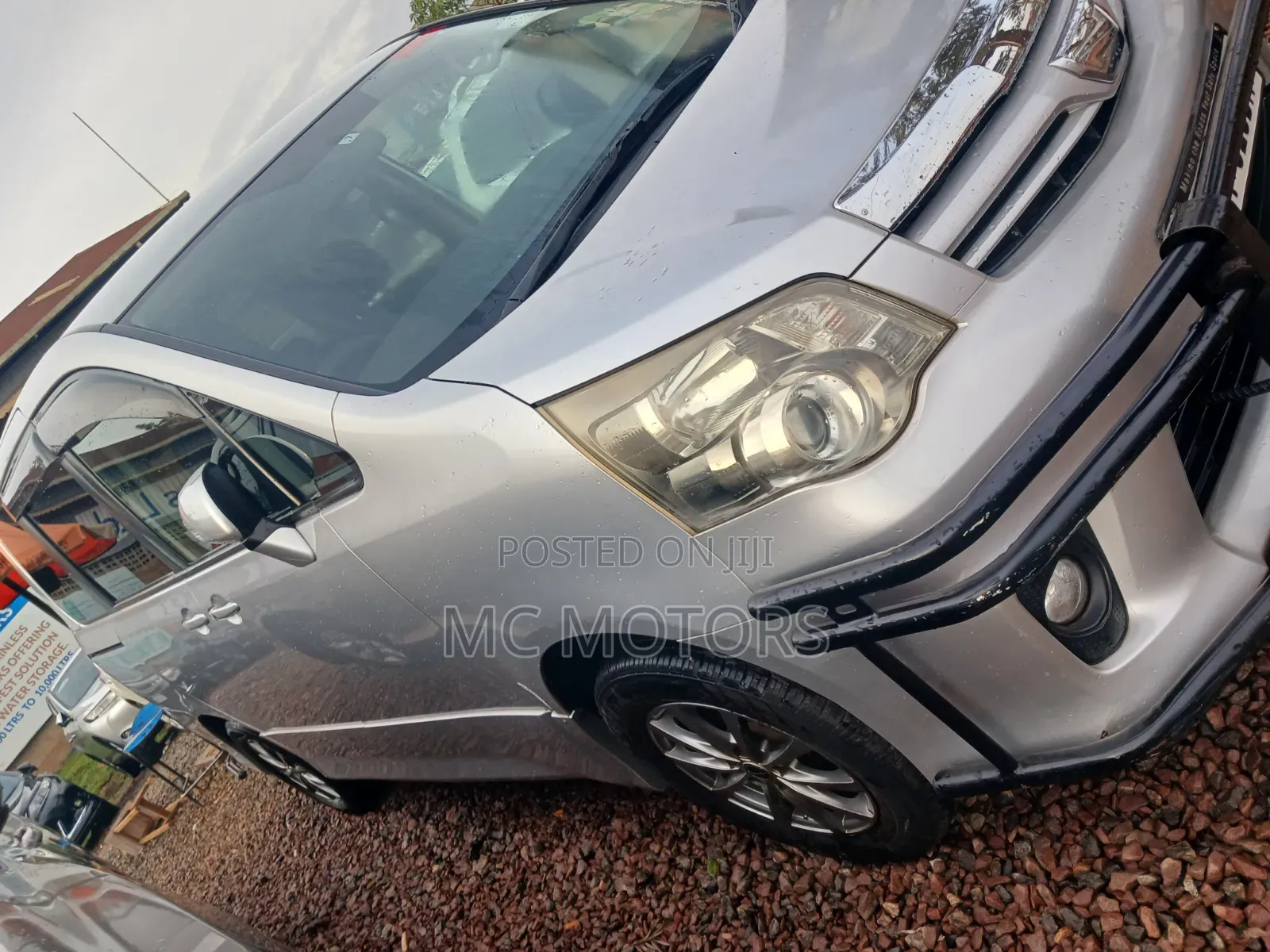 Toyota Noah 2.0 143hp FWD (8 Seater) 2011 Silver