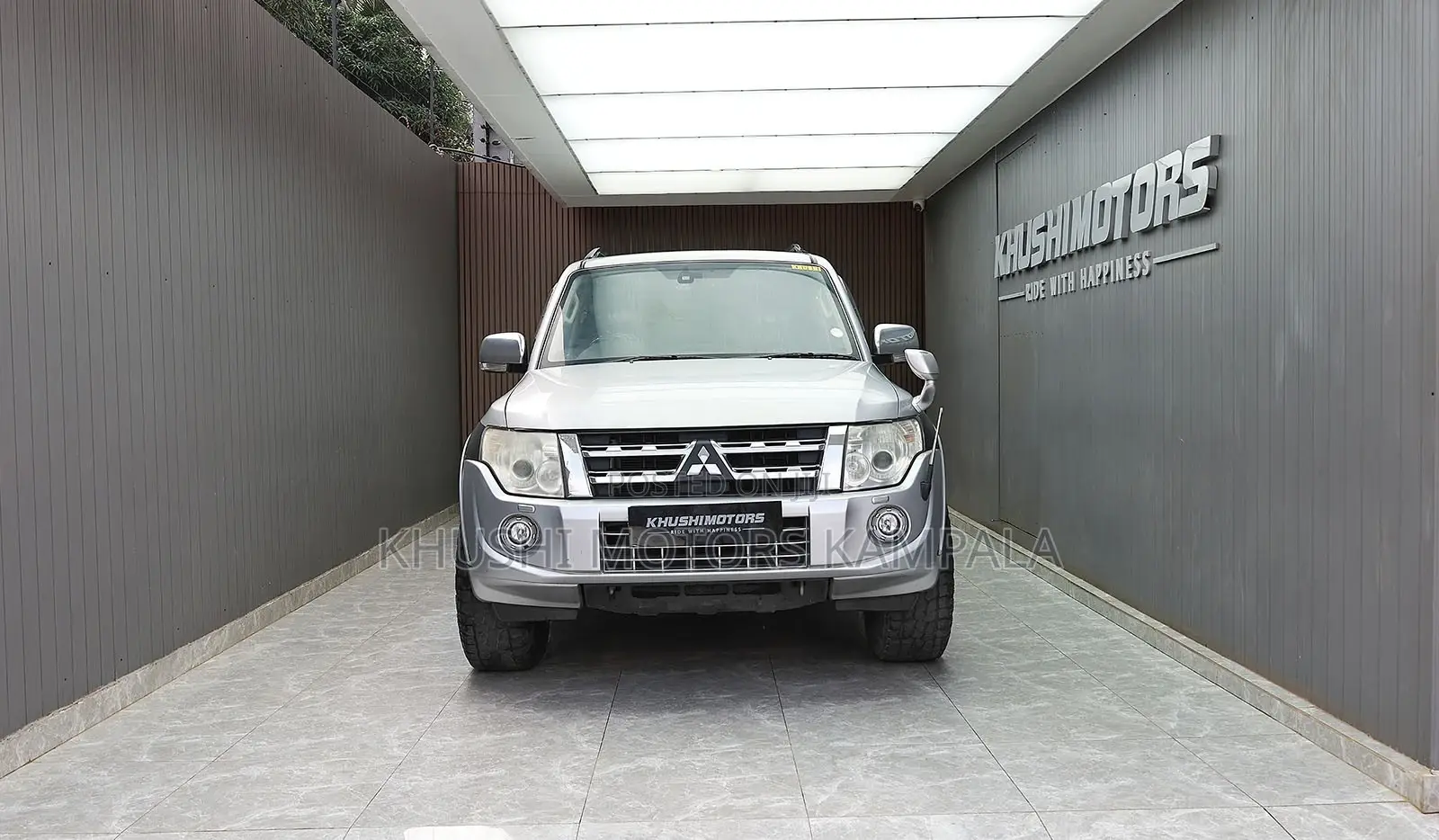 Mitsubishi Pajero 2011 Silver