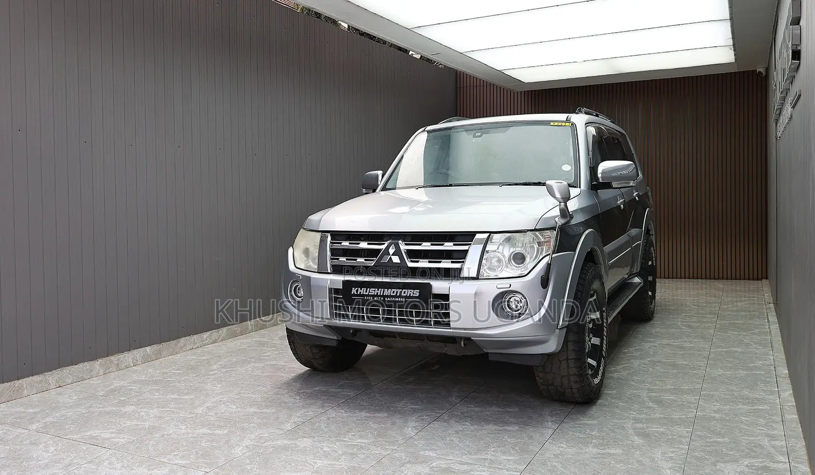 Mitsubishi Pajero 2011 Silver
