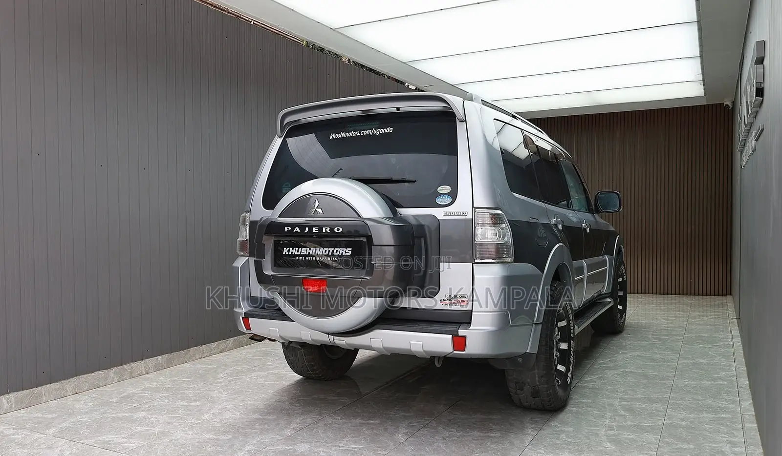 Mitsubishi Pajero 2011 Silver