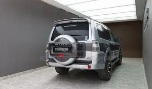 Mitsubishi Pajero 2011 Silver
