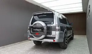 Mitsubishi Pajero 2011 Silver