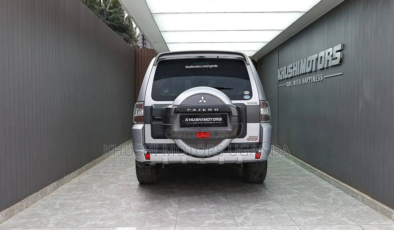 Mitsubishi Pajero 2011 Silver