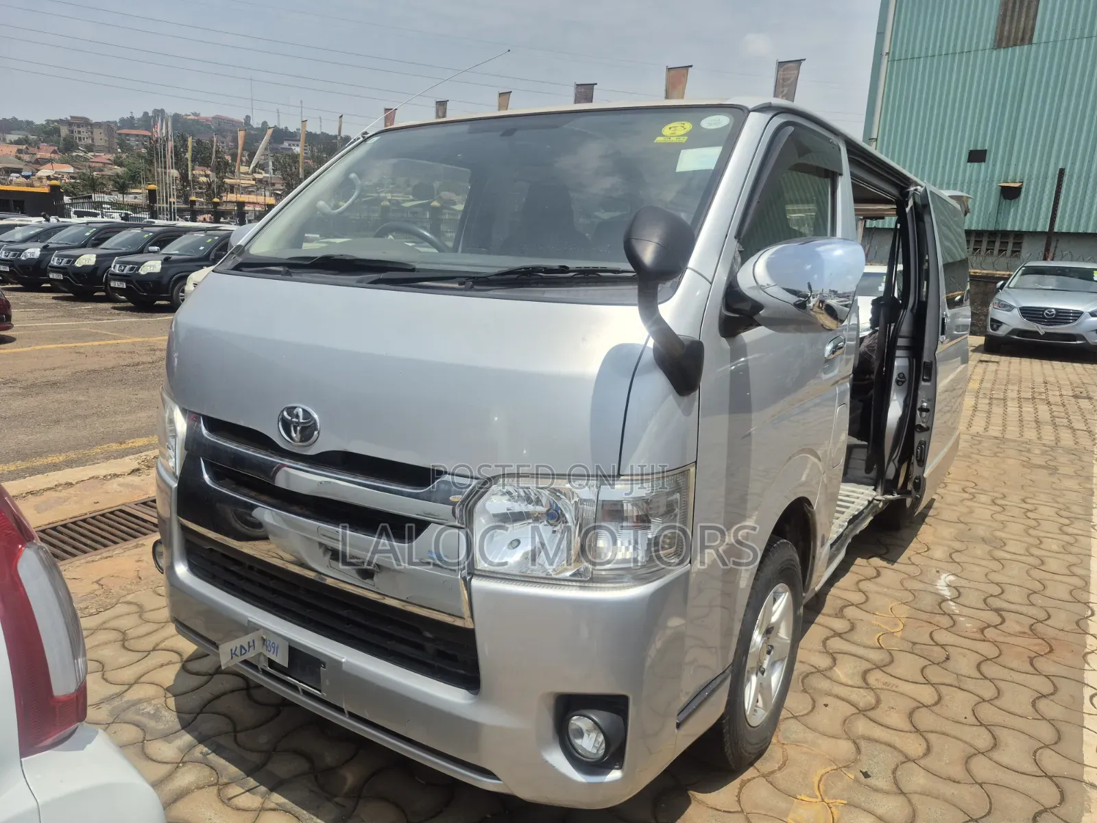 Toyota HiAce 2014 Silver