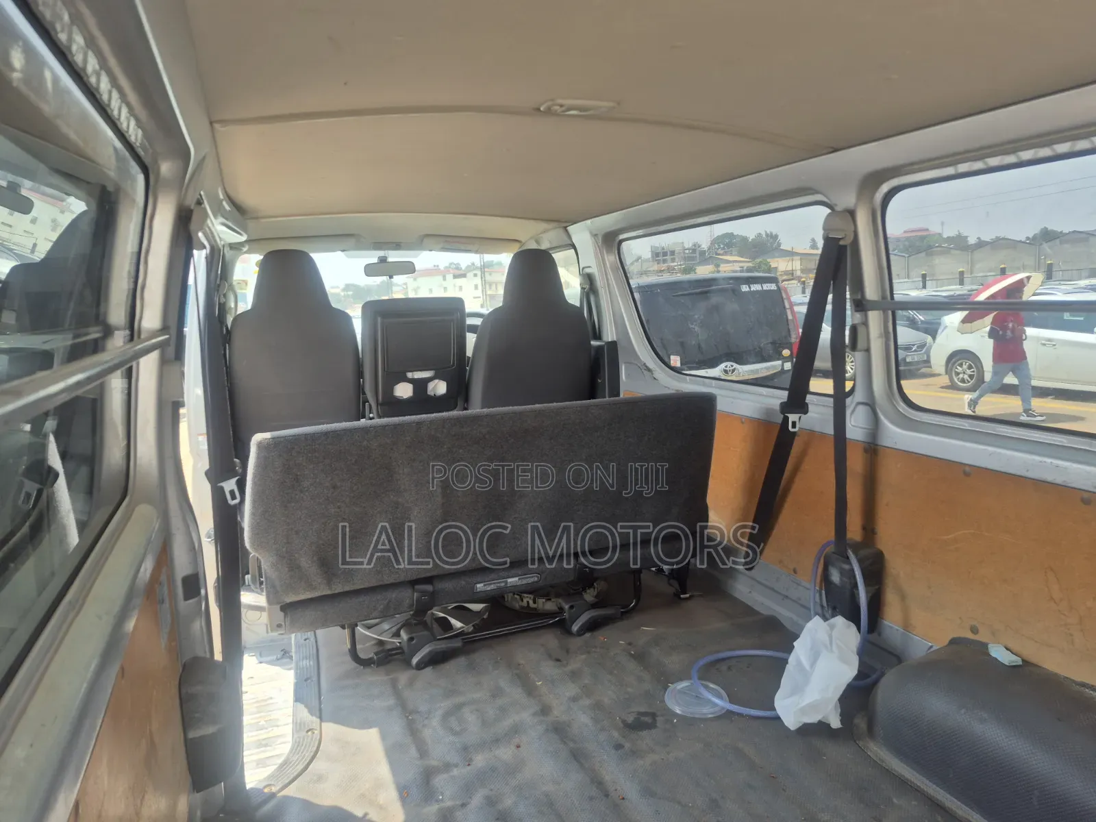 Toyota HiAce 2014 Silver