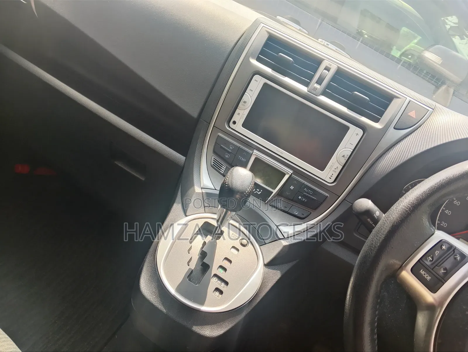 Toyota Ractis 2013 White