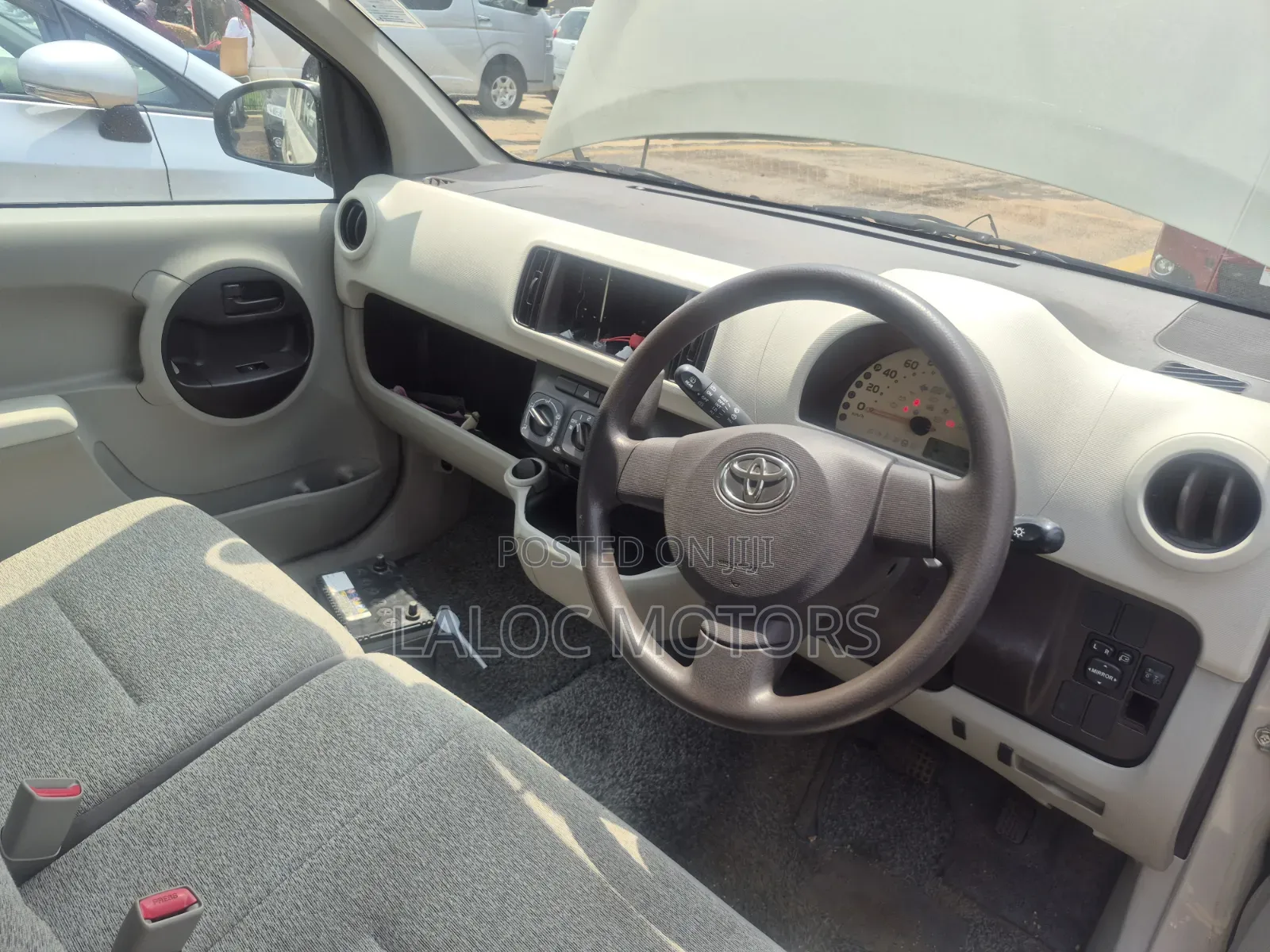 Toyota Passo 2011 Off white