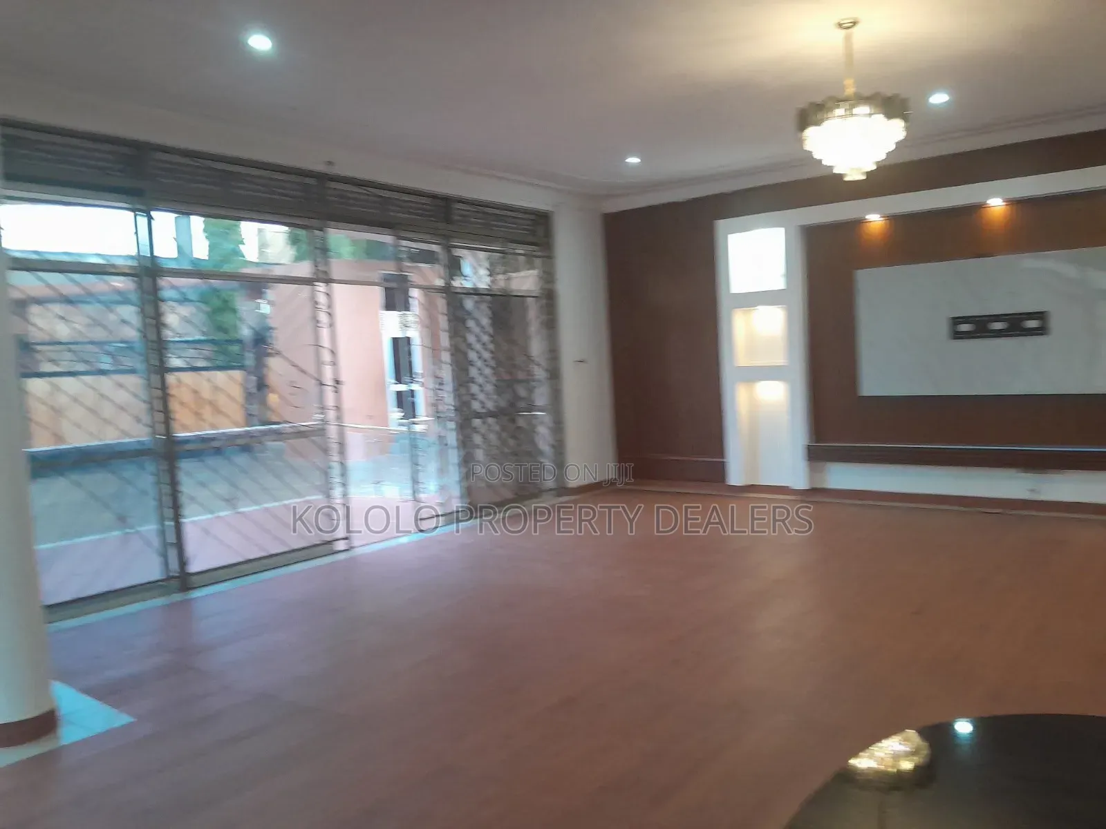 5bdrm Mansion in Buziga, Central Division for rent