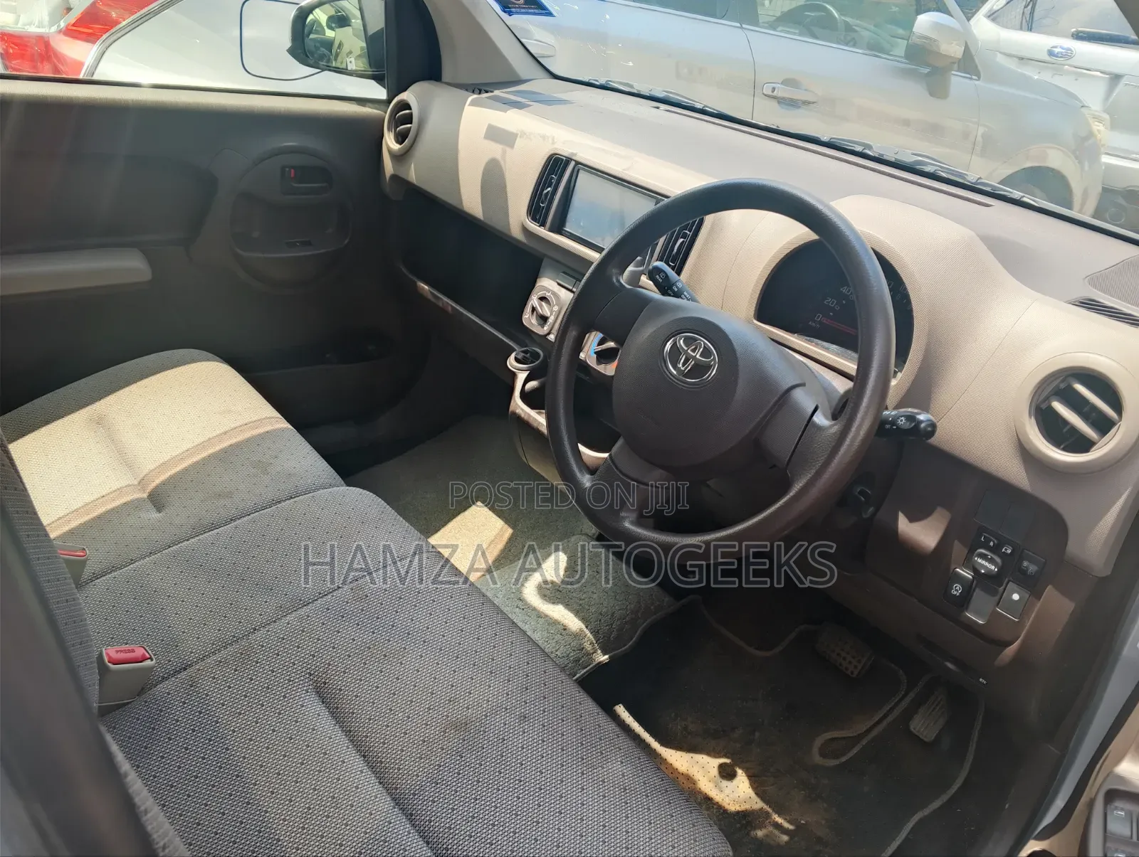 Toyota Passo 2013 Silver