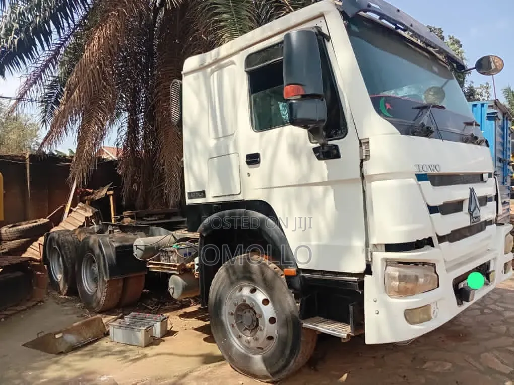 Sinotruck Tractor Head