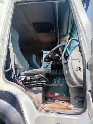 Sinotruck Tractor Head