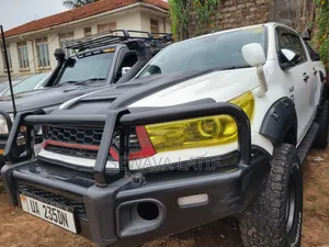 Toyota Hilux Revo Double Cab Deisel 2.8 RWD 2016 White