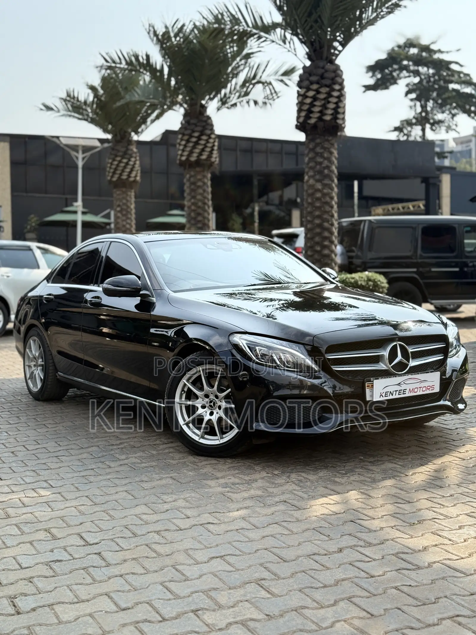 Mercedes-Benz C200 2018 Black