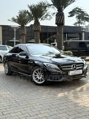 Mercedes-Benz C200 2018 Black