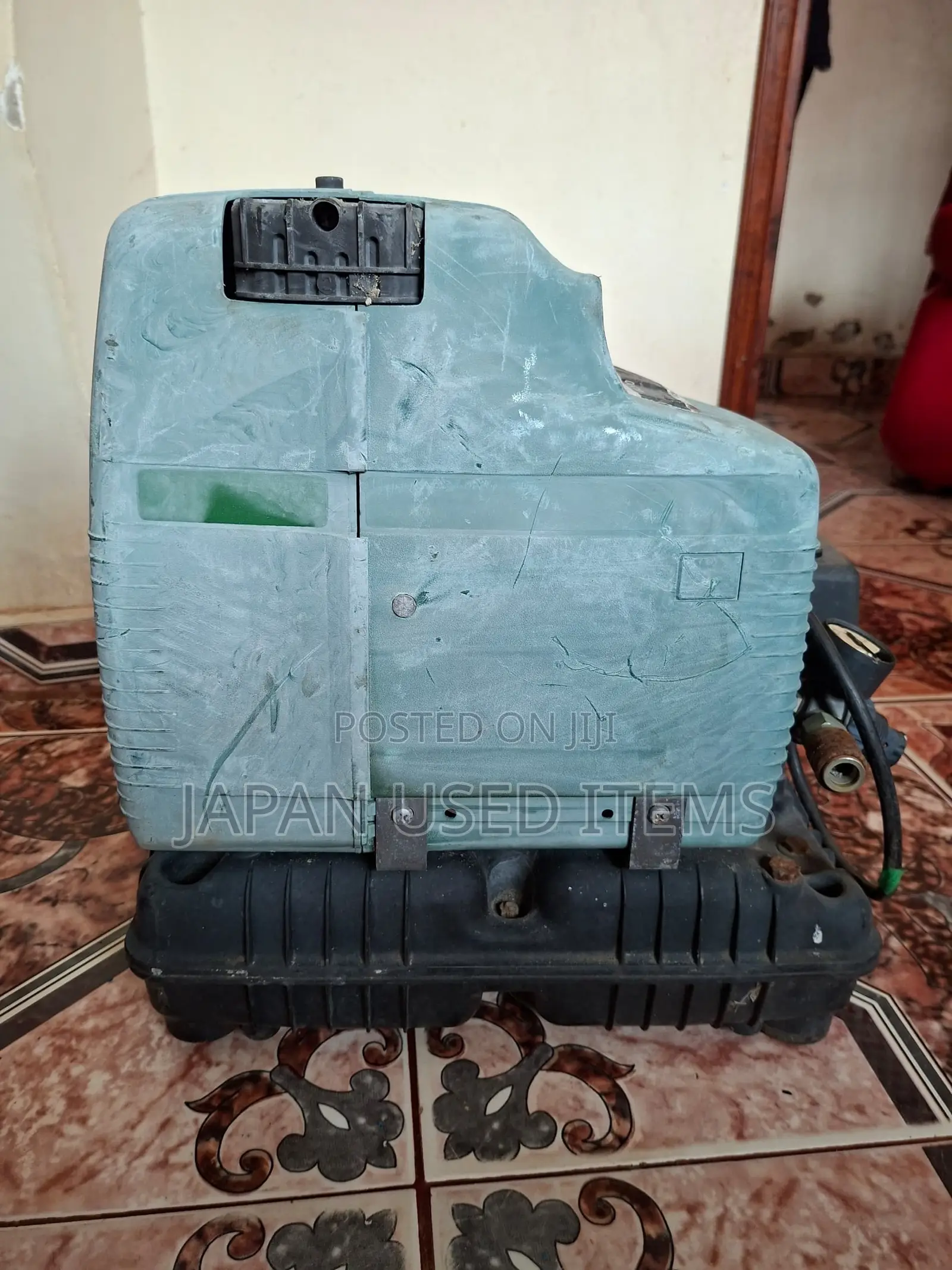 Makita AC660 Portable Oil-Less Air Compressor