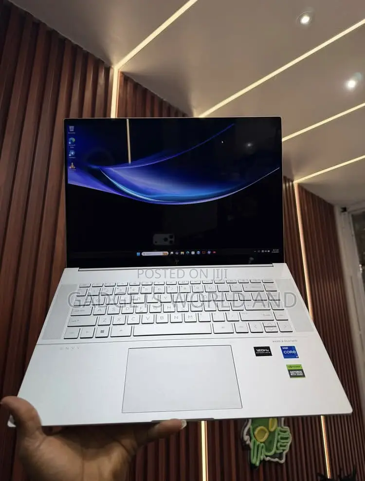New Laptop HP Envy 16 Gaming 16-h1023dx 16GB Intel Core i7 SSD 1T