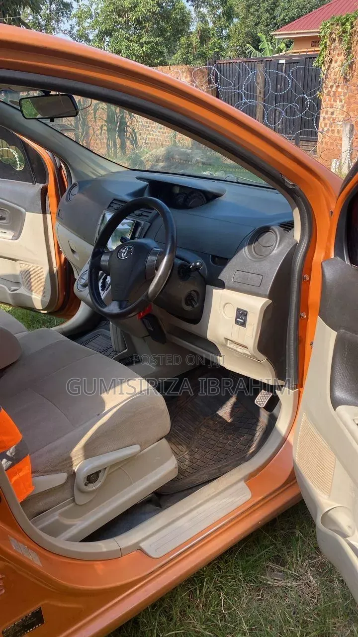 Toyota Passo 2015 Orange