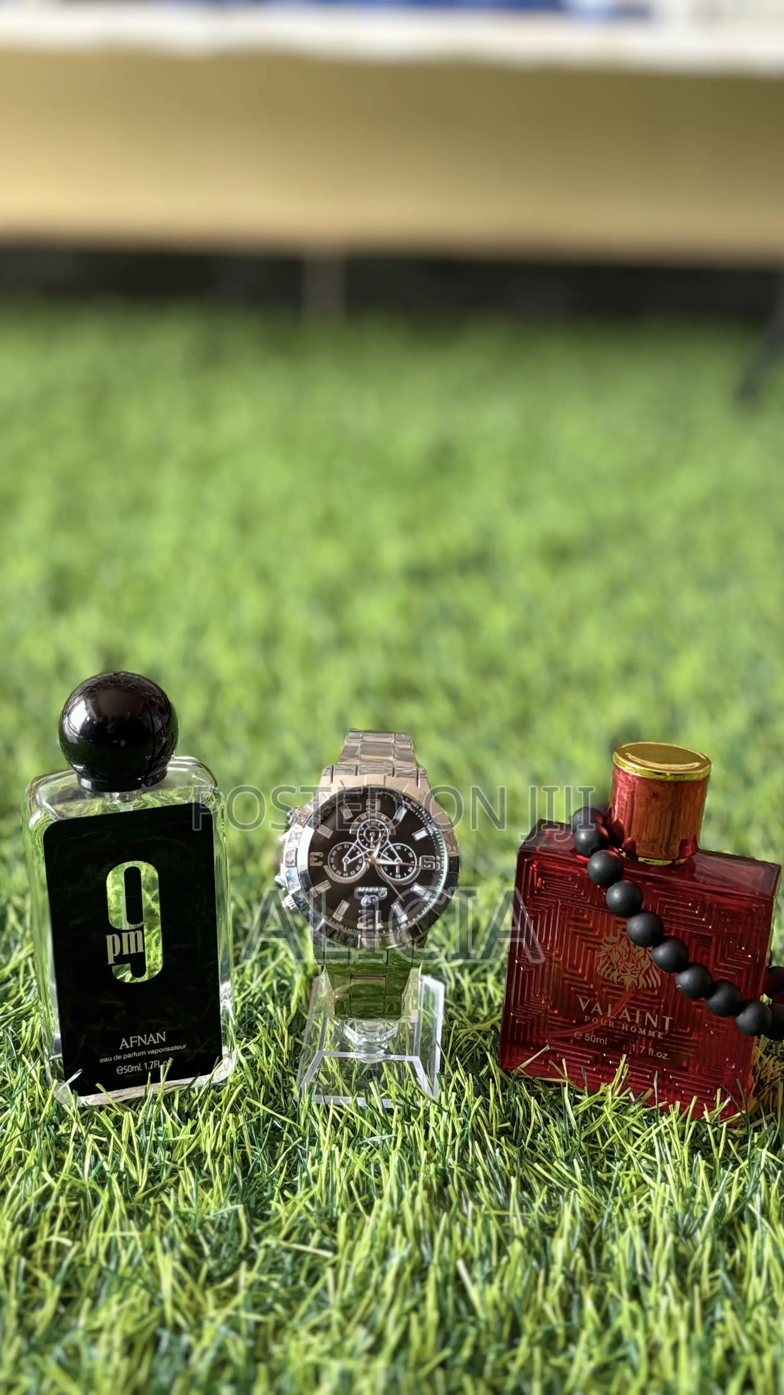 Package That Has 2 Perfumes and 1 Watch at Only 