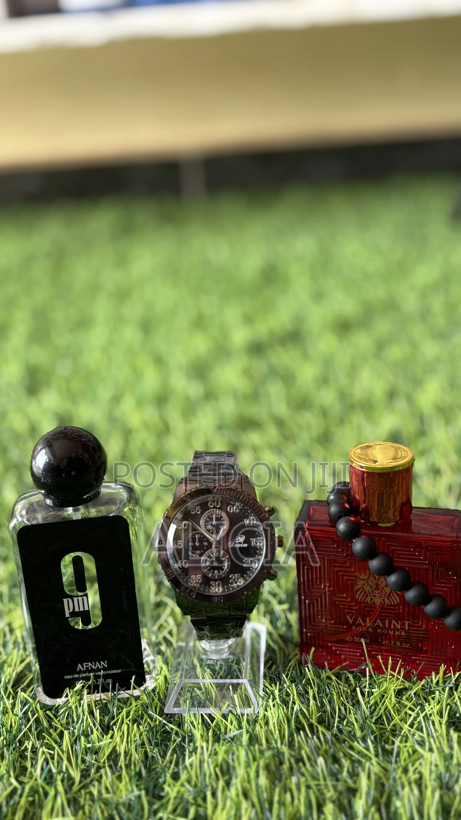 Package That Has 2 Perfumes and 1 Watch at Only 