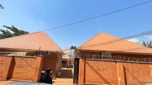 10bdrm Duplex in Division A for sale
