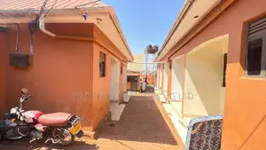 10bdrm Duplex in Division A for sale