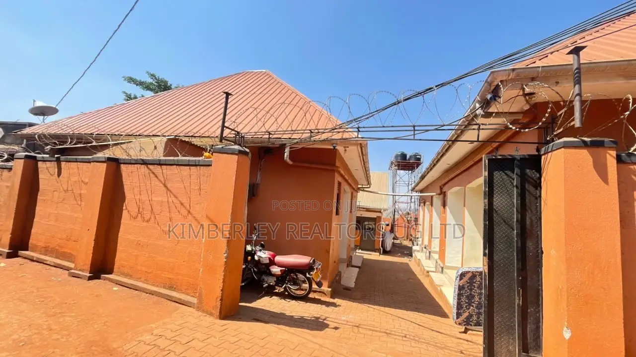 10bdrm Duplex in Division A for sale