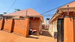 10bdrm Duplex in Division A for sale