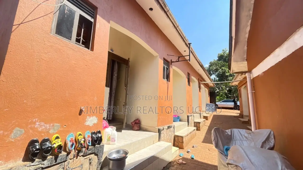10bdrm Duplex in Division A for sale