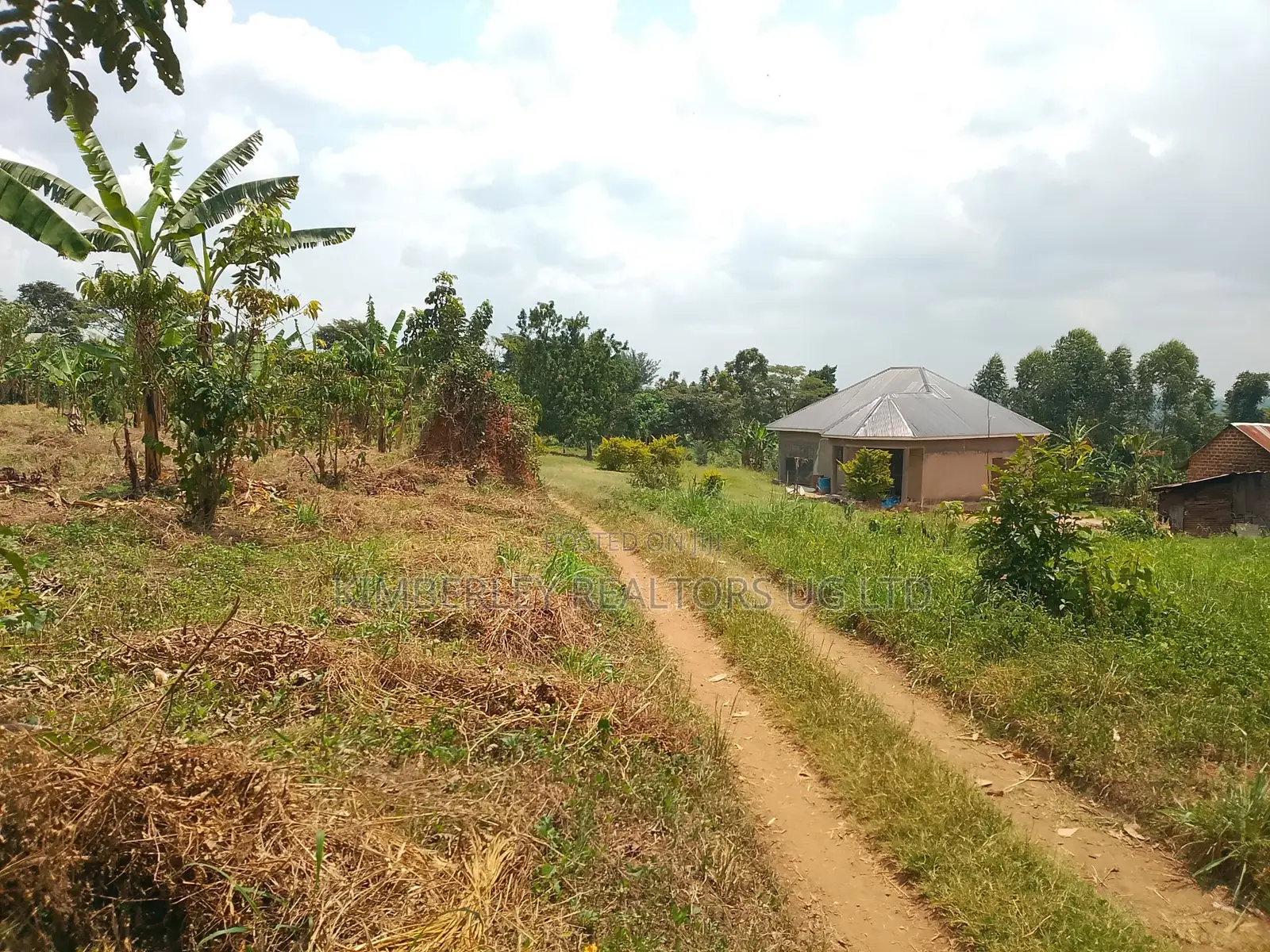  Quick Hot Deal – 1.7 Acres for Sale | Kyaliwajala Namugongo 