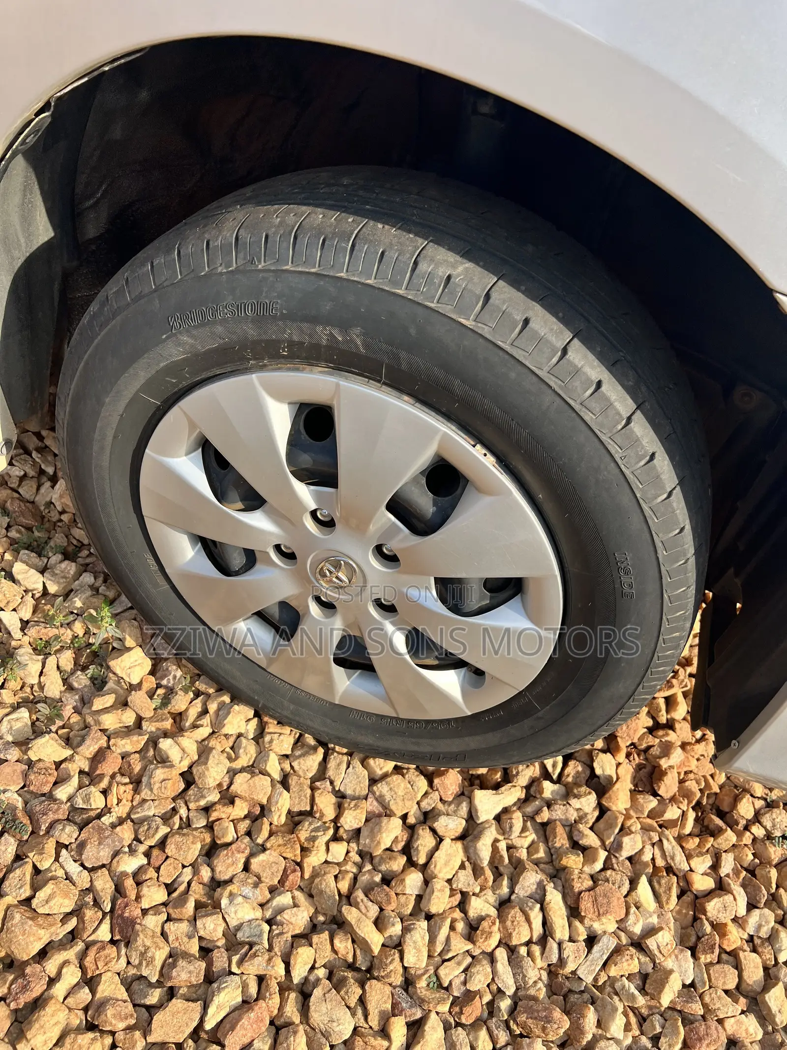 Toyota Noah 2.0 143hp AWD (7 Seater) 2010 Silver