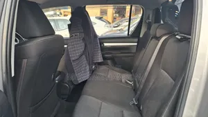 Toyota Hilux 2017 Silver