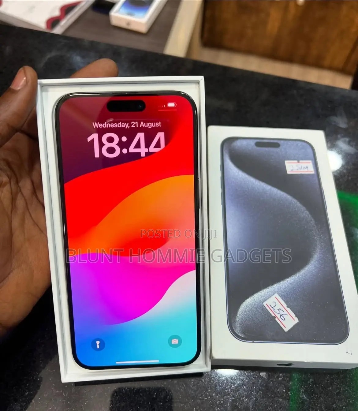 New Apple iPhone 15 Pro Max 256 GB Blue