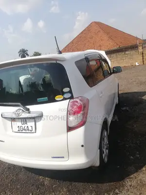 Toyota Ractis 1.5 FWD 2010 White