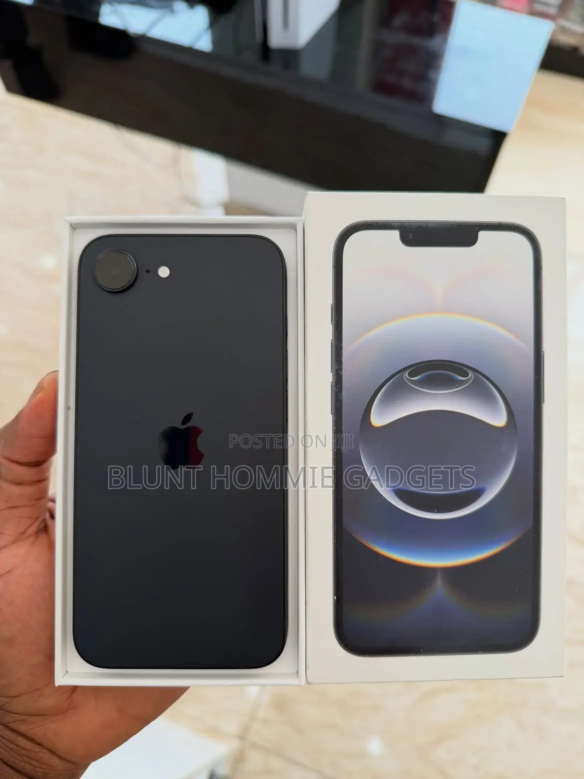 New Apple iPhone 16e 128 GB Black