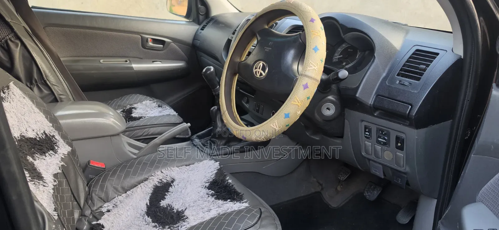 Toyota Hilux 2013 Black