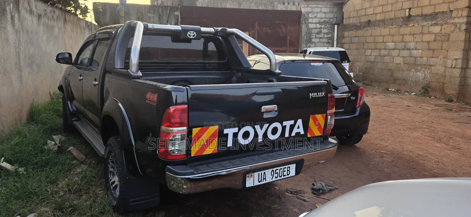 Toyota Hilux 2013 Black