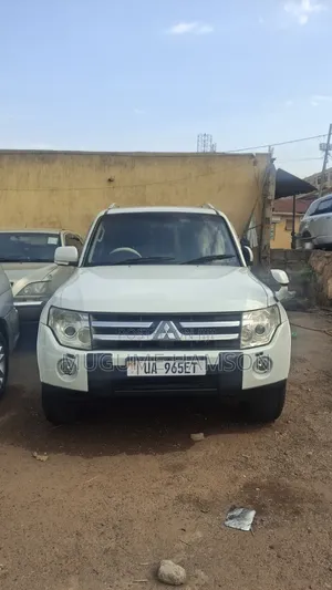 Mitsubishi Pajero 2009 White