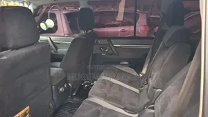 Mitsubishi Pajero 2009 White