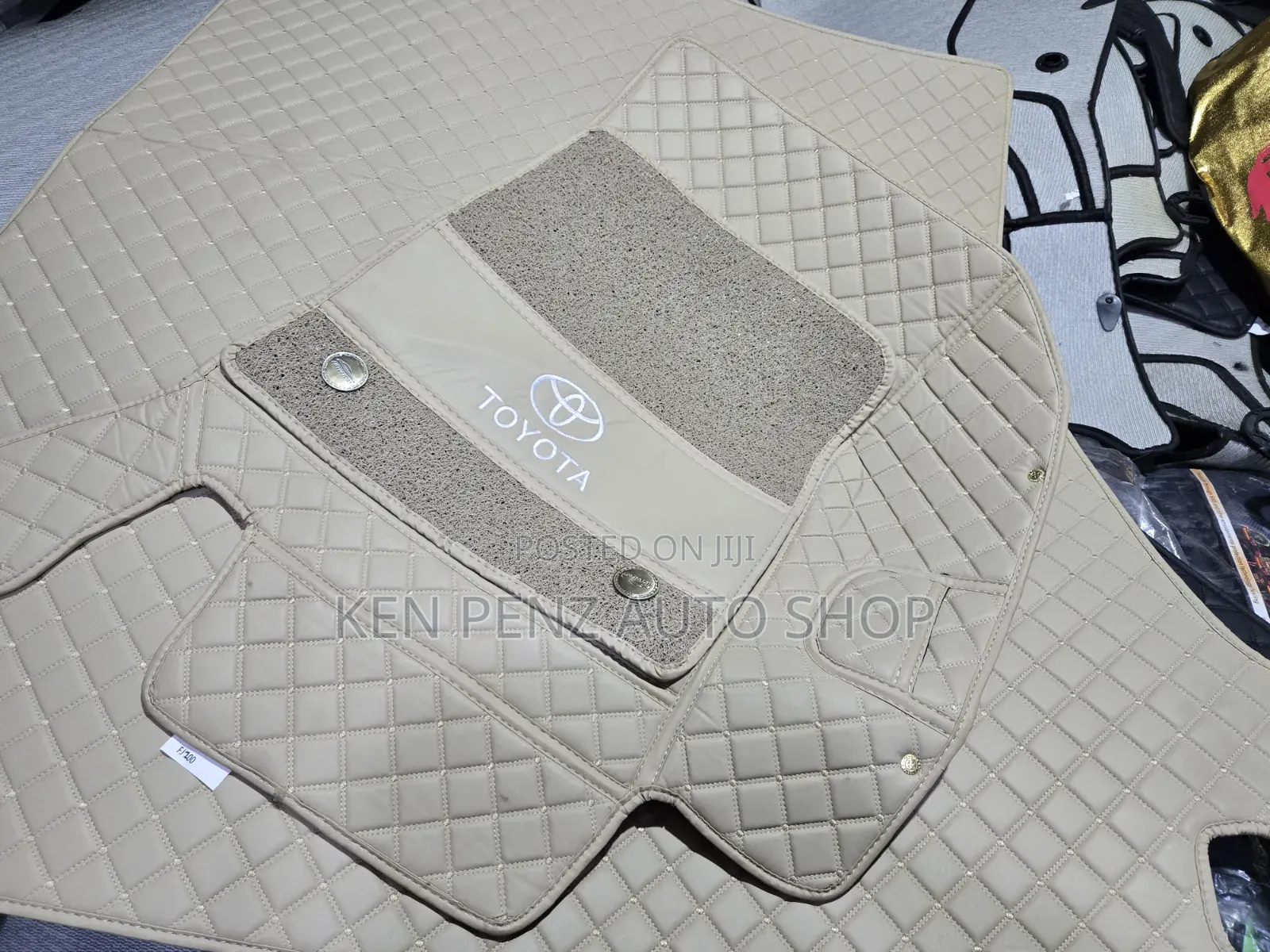 Harrier and Lexus RX330 Floor Mats and Carpets