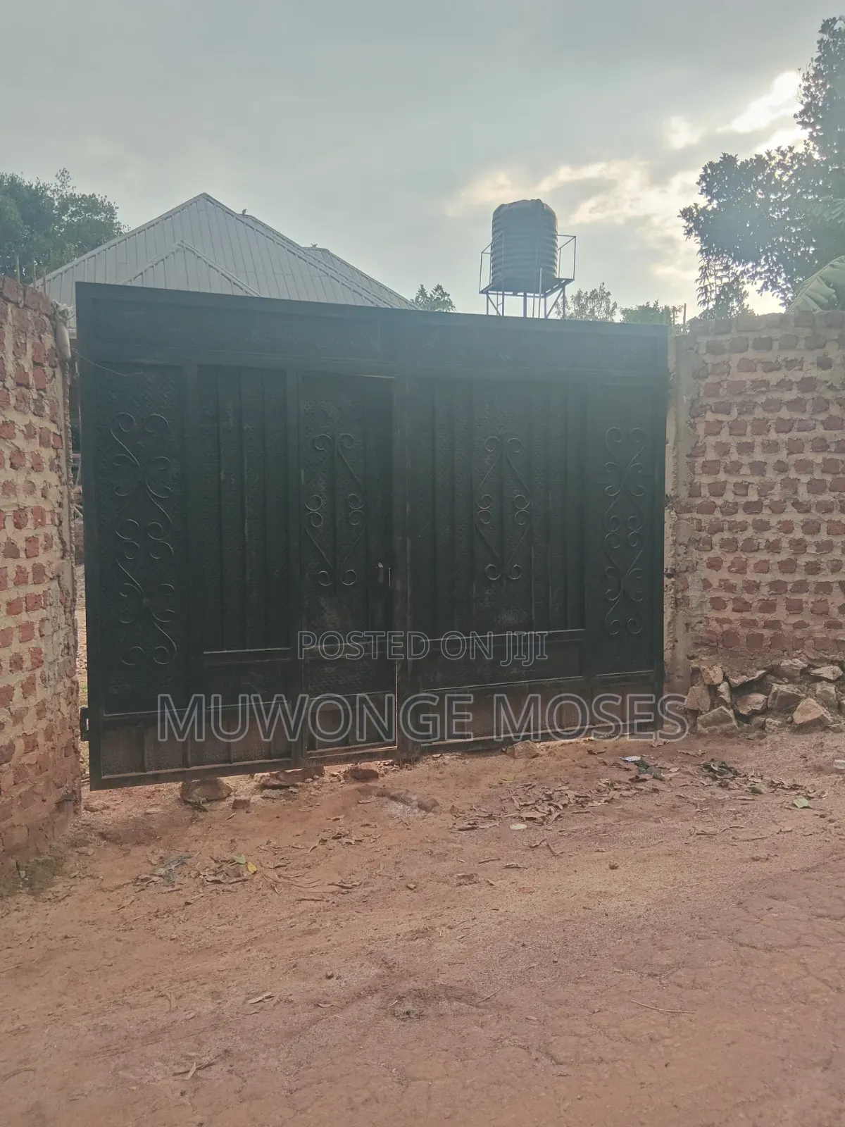3bdrm Bungalow in Katikamu, Wobulenzi TC for sale