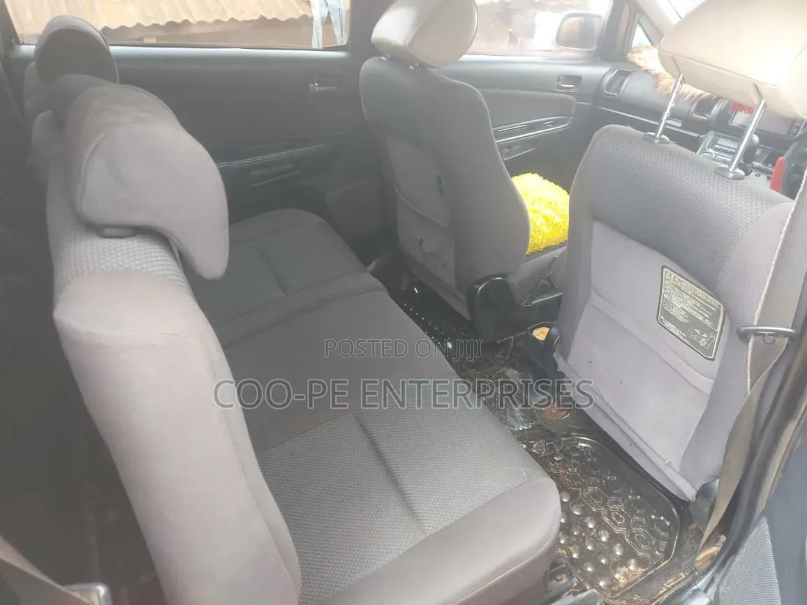 Toyota Wish 2006 Silver