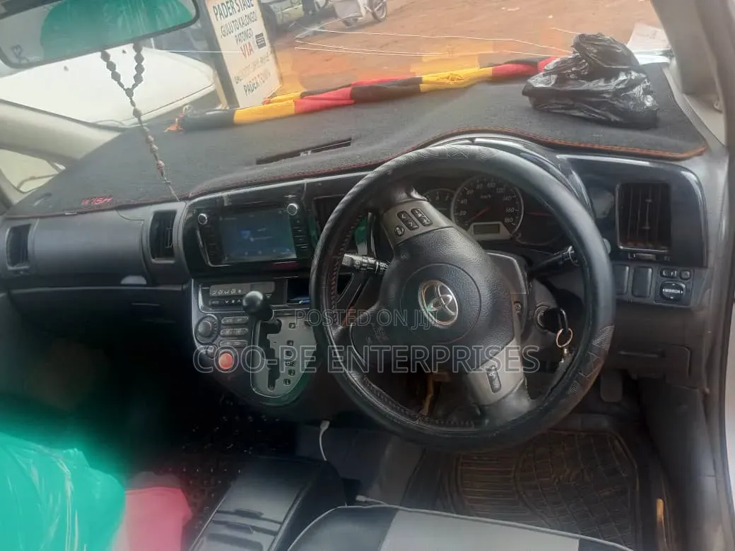Toyota Wish 2006 Silver