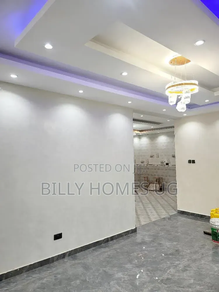 7bdrm Mansion in Ssabagabo-Makindye for sale